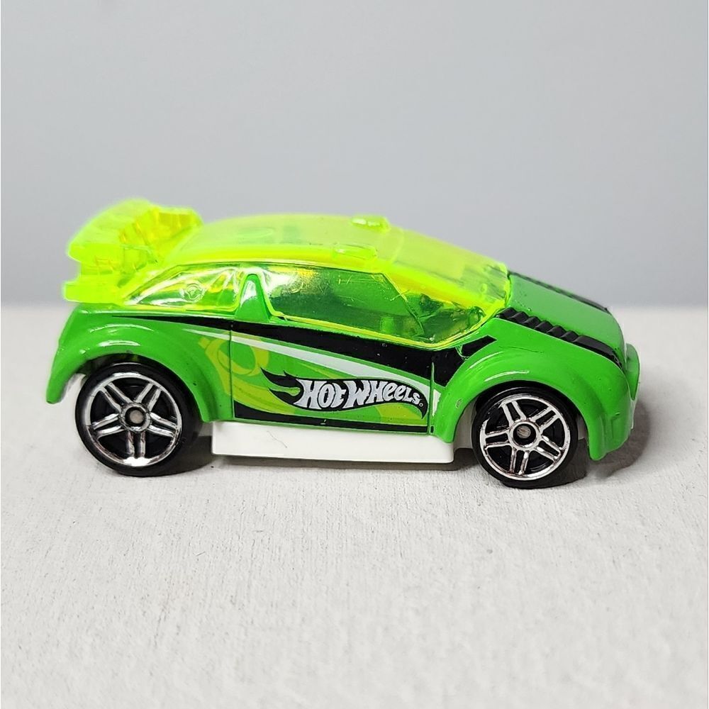 2013 Hot Wheels Race Spin Storm Super Gnat